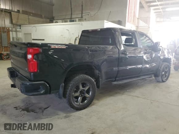 ✅ 2022 Chevrolet Silverado 1500 LT Trail Boss • VIN: 3GCPYFEL4NG101803 • Lot: 49608685. Wystawiony na Copart z przebiegiem 37 734 mil. Bezpłatny archiwum sprzedaży aukcyjnych z USA i szczegółowy raport historii pojazdu na DreamBid. Zdjęcie 3.