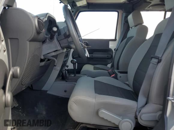 ✅ 2008 Jeep Wrangler Unlimited X • VIN: 1J4GA39168L522709 • Лот: 83864255. Опубликован ранее на Copart с пробегом 56 933 миль. Бесплатный доступ к архиву аукционных продаж из США и подробный отчёт об истории автомобиля на DreamBid. Изображение 7.