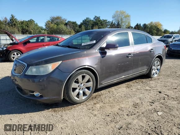 ✅ 2013 Buick LaCrosse Leather • VIN: 1G4GC5E32DF153533 • Lot: 85954335. Wystawiony na Copart z przebiegiem 298 909 mil. Bezpłatny archiwum sprzedaży aukcyjnych z USA i szczegółowy raport historii pojazdu na DreamBid. Zdjęcie 1.
