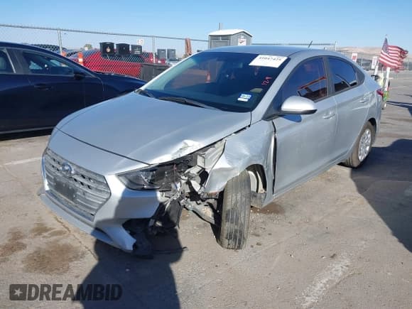 ✅ 2018 Hyundai Accent SE • VIN: 3KPC24A33JE007279 • Лот: 41047425. Опубликован ранее на IAAI с пробегом 92 682 миль. Бесплатный доступ к архиву аукционных продаж из США и подробный отчёт об истории автомобиля на DreamBid. Изображение 2.