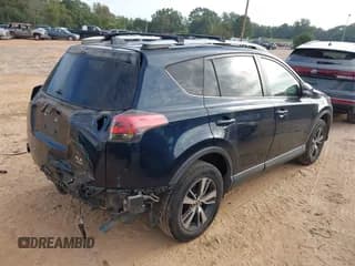✅ 2018 Toyota RAV4 XLE • VIN: JTMRFREV9JJ735876 • Лот: 43246409. Опубликован ранее на IAAI с пробегом 107 552 миль. Бесплатный доступ к архиву аукционных продаж из США и подробный отчёт об истории автомобиля на DreamBid. Изображение 4.