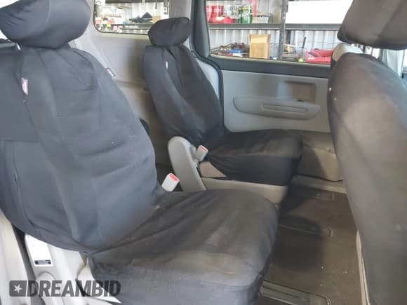 ✅ 2020 Kia Sedona EX • VIN: KNDMB5C15L6593188 • Lot: 42643755. Wystawiony na IAAI z przebiegiem 144 167 mil. Bezpłatny archiwum sprzedaży aukcyjnych z USA i szczegółowy raport historii pojazdu na DreamBid. Zdjęcie 8.