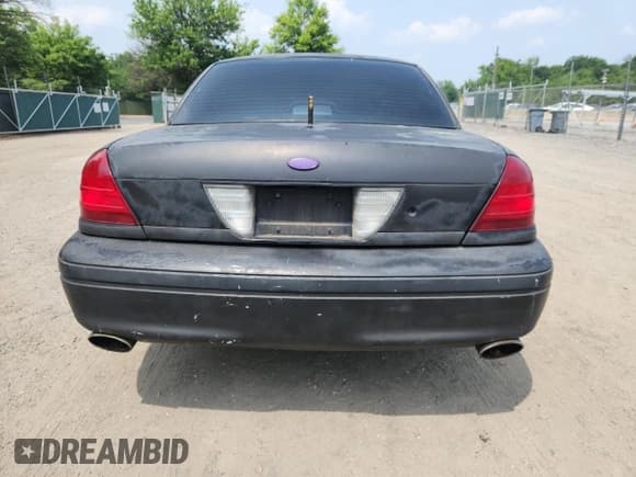 ✅ 2005 Ford Police Interceptor • VIN: 2FAFP71W05X102723 • Lot: 60533915. Wystawiony na Copart z przebiegiem 247 474 mil. Bezpłatny archiwum sprzedaży aukcyjnych z USA i szczegółowy raport historii pojazdu na DreamBid. Zdjęcie 6.