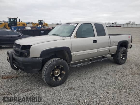 2004 Chevrolet Silverado 1500 z VIN 1GCEK19T94E373095, wystawiony jako Copart lot #50610935 z przebiegiem 296 352 mil mil oraz Nie do naprawy • Non repairable. Historia ofert i sprzedaży dostępna na DreamBid. Obrazek 1.