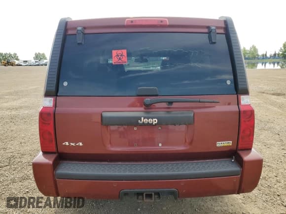 ✅ 2008 Jeep Commander Sport • VIN: 1J8HG48N18C177309 • Лот: 70083575. Опубликован ранее на Copart с пробегом 210 238 миль. Бесплатный доступ к архиву аукционных продаж из США и подробный отчёт об истории автомобиля на DreamBid. Изображение 6.