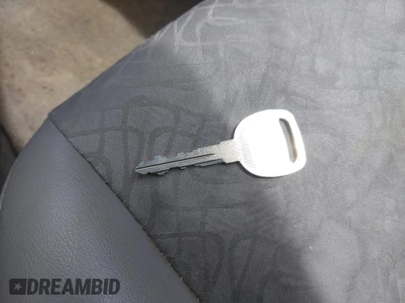 ✅ 2006 Saturn VUE • VIN: 5GZCZ53466S847373 • Lot: 42251649. Wystawiony na IAAI z przebiegiem 211 375 mil. Bezpłatny archiwum sprzedaży aukcyjnych z USA i szczegółowy raport historii pojazdu na DreamBid. Zdjęcie 11.