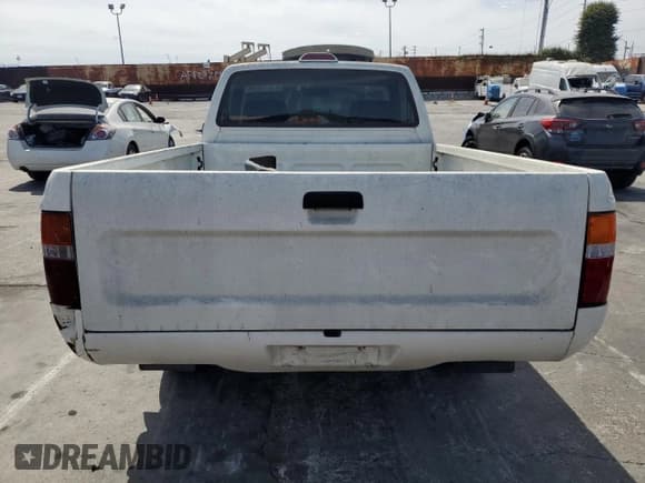 ✅ 1994 Toyota Pickup • VIN: 4TARN81A9RZ282707 • Лот: 81279655. Опубликован ранее на Copart с пробегом 109 929 миль. Бесплатный доступ к архиву аукционных продаж из США и подробный отчёт об истории автомобиля на DreamBid. Изображение 6.