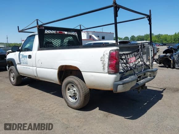 ✅ 2007 Chevrolet Silverado 2500HD Work Truck • VIN: 1GCHC24U07E113558 • Lot: 42389486. Wystawiony na IAAI z przebiegiem 237 467 mil. Bezpłatny archiwum sprzedaży aukcyjnych z USA i szczegółowy raport historii pojazdu na DreamBid. Zdjęcie 3.