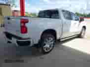 2025 Chevrolet Silverado 1500 with VIN 3GCUKJE87SG121977, listed as a IAAI auction lot 43239137 with 5,330 mi miles and . Bid and sale history available at DreamBid. Image 4.