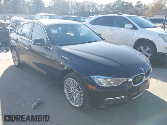 ✅ 2013 BMW 3 Series 328i xDrive • VIN: WBA3B5C50DJ598454 • Lot: 43908625. Wystawiony na IAAI z przebiegiem 141 000 mil. Bezpłatny archiwum sprzedaży aukcyjnych z USA i szczegółowy raport historii pojazdu na DreamBid. Zdjęcie 1.