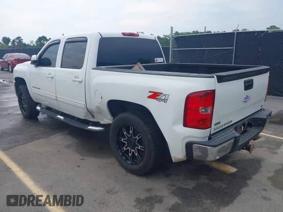 ✅ 2012 Chevrolet Silverado 1500 LTZ • VIN: 1GCPKTE70CF123184 • Lot: 42612979. Wystawiony na IAAI z przebiegiem 201 407 mil. Bezpłatny archiwum sprzedaży aukcyjnych z USA i szczegółowy raport historii pojazdu na DreamBid. Zdjęcie 3.