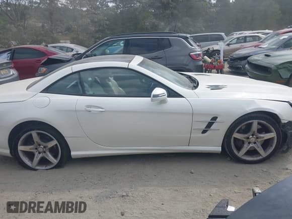 ✅ 2015 Mercedes-Benz SL 550 • VIN: WDDJK7DAXFF030936 • Лот: 43128449. Опубликован ранее на IAAI с пробегом 41 872 миль. Бесплатный доступ к архиву аукционных продаж из США и подробный отчёт об истории автомобиля на DreamBid. Изображение 14.