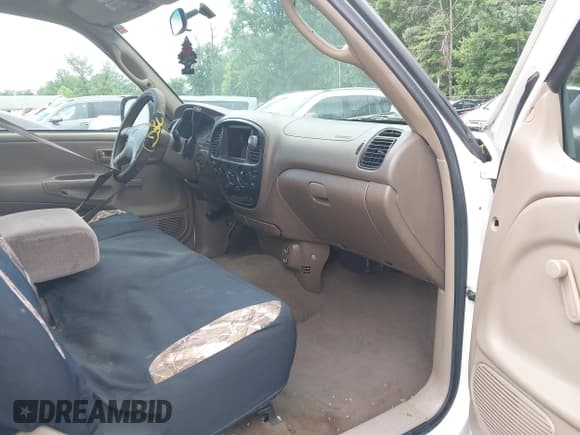 ✅ 2001 Toyota Tundra • VIN: 5TBJN32141S156613 • Lot: 42328719. Listed on IAAI with 435,638 mi. Free auction sales archive from the USA and detailed vehicle history report at DreamBid. Image 5.