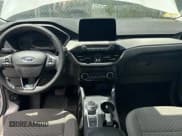 ✅ 2022 Ford Escape SE • VIN: 1FMCU9G69NUA64002 • Lot: 60843525. Listed on Copart with 110,588 mi. Free auction sales archive from the USA and detailed vehicle history report at DreamBid. Image 9.