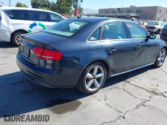 ✅ 2012 Audi A4 Premium Plus • VIN: WAUFFAFL9CA097212 • Lot: 43385385. Wystawiony na IAAI z przebiegiem 114 966 mil. Bezpłatny archiwum sprzedaży aukcyjnych z USA i szczegółowy raport historii pojazdu na DreamBid. Zdjęcie 4.