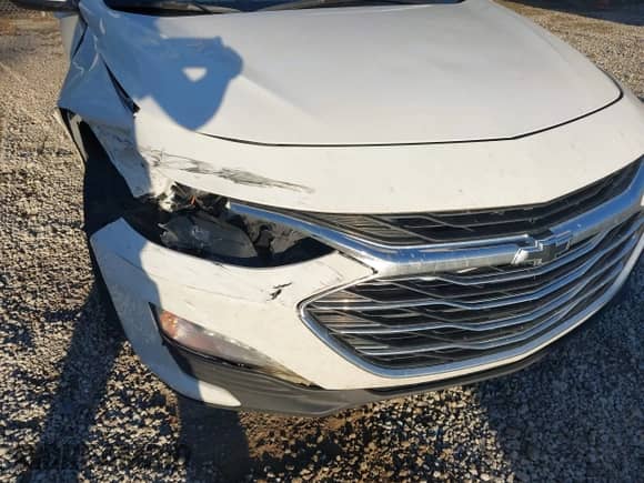 ✅ 2019 Chevrolet Malibu LT • VIN: 1G1ZD5STXKF199955 • Lot: 43335146. Wystawiony na IAAI z przebiegiem 126 678 mil. Bezpłatny archiwum sprzedaży aukcyjnych z USA i szczegółowy raport historii pojazdu na DreamBid. Zdjęcie 17.