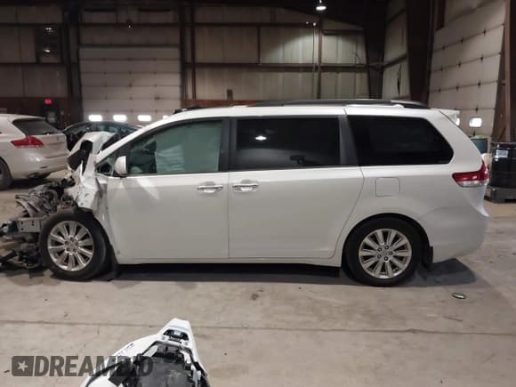 ✅ 2011 Toyota Sienna XLE • VIN: 5TDDK3DC8BS013015 • Lot: 41445174. Listed on IAAI with 127,109 mi. Free auction sales archive from the USA and detailed vehicle history report at DreamBid. Image 14.