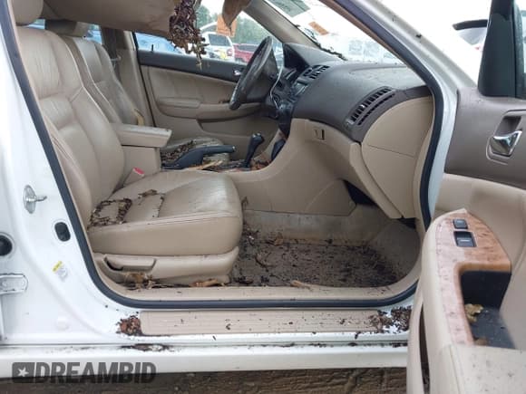 ✅ 2005 Honda Accord EX-L • VIN: 1HGCM56855A010781 • Lot: 42967496. Wystawiony na IAAI z przebiegiem Nie podano. Bezpłatny archiwum sprzedaży aukcyjnych z USA i szczegółowy raport historii pojazdu na DreamBid. Zdjęcie 5.