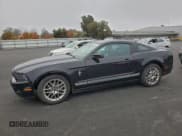 ✅ 2014 Ford Mustang V6 • VIN: 1ZVBP8AM9E5285275 • Lot: 96456015. Wystawiony na Copart z przebiegiem 218 117 mil. Bezpłatny archiwum sprzedaży aukcyjnych z USA i szczegółowy raport historii pojazdu na DreamBid. Zdjęcie 1.