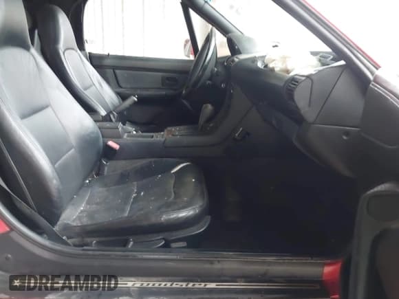 ✅ 1997 BMW 3 Series Z3 2.8 • VIN: 4USCJ3328VLC03570 • Lot: 42195778. Listed on IAAI with 94,002 mi. Free auction sales archive from the USA and detailed vehicle history report at DreamBid. Image 5.