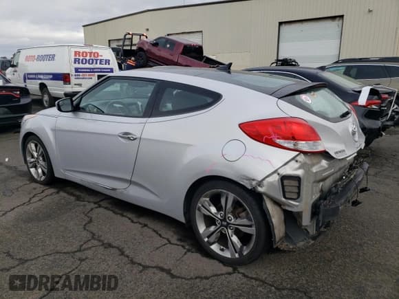 ✅ 2017 Hyundai Veloster • VIN: KMHTC6AD2HU321868 • Lot: 79083584. Wystawiony na Copart z przebiegiem 105 528 mil. Bezpłatny archiwum sprzedaży aukcyjnych z USA i szczegółowy raport historii pojazdu na DreamBid. Zdjęcie 2.