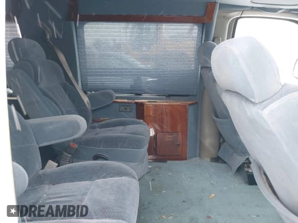 ✅ 1999 GMC Savana Cargo YF7 • VIN: 1GDFG15R4X1086271 • Lot: 41627810. Listed on IAAI with 199,098 mi. Free auction sales archive from the USA and detailed vehicle history report at DreamBid. Image 8.