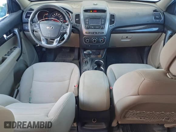 ✅ 2014 Kia Sorento LX • VIN: 5XYKTCA66EG523254 • Лот: 91449255. Опубликован ранее на Copart с пробегом 281 540 миль. Бесплатный доступ к архиву аукционных продаж из США и подробный отчёт об истории автомобиля на DreamBid. Изображение 8.