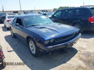 ✅ 2013 Dodge Challenger R/T Classic • VIN: 2C3CDYBT3DH565212 • Lot: 43191956. Wystawiony na IAAI z przebiegiem 196 472 mil. Bezpłatny archiwum sprzedaży aukcyjnych z USA i szczegółowy raport historii pojazdu na DreamBid. Zdjęcie 1.