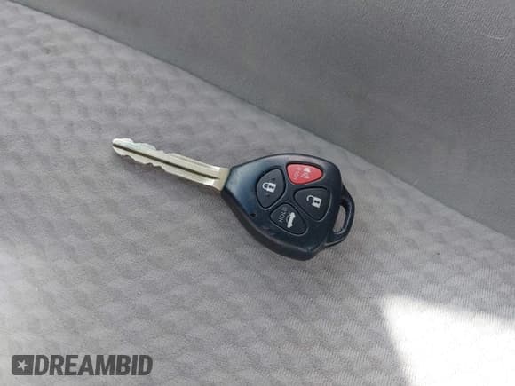 ✅ 2011 Toyota Camry LE • VIN: 4T4BF3EK3BR168750 • Lot: 43042639. Wystawiony na IAAI z przebiegiem 175 442 mil. Bezpłatny archiwum sprzedaży aukcyjnych z USA i szczegółowy raport historii pojazdu na DreamBid. Zdjęcie 11.