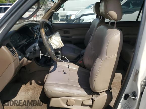 ✅ 1998 Toyota 4Runner SR5 • VIN: JT3GN86RXW0061616 • Lot: 80457535. Wystawiony na Copart z przebiegiem 105 905 mil. Bezpłatny archiwum sprzedaży aukcyjnych z USA i szczegółowy raport historii pojazdu na DreamBid. Zdjęcie 7.