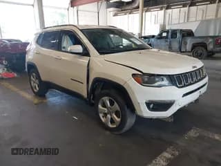 ✅ 2018 Jeep Compass Latitude • VIN: 3C4NJDBB9JT336260 • Lot: 43304794. Wystawiony na IAAI z przebiegiem 116 940 mil. Bezpłatny archiwum sprzedaży aukcyjnych z USA i szczegółowy raport historii pojazdu na DreamBid. Zdjęcie 1.