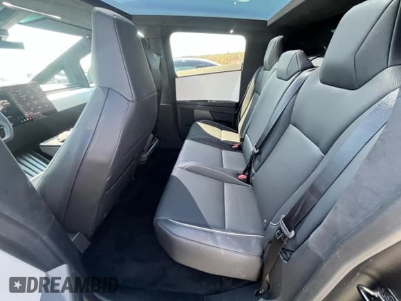 ✅ 2024 Tesla Cybertruck • VIN: 7G2CEHED8RA017372 • Lot: 54820745. Listed on Copart with 10,870 mi. Free auction sales archive from the USA and detailed vehicle history report at DreamBid. Image 7.