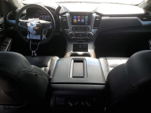 ✅ 2018 Chevrolet Suburban LT • VIN: 1GNSCHKC9JR182615 • Lot: 75274874. Wystawiony na Copart z przebiegiem 44 016 mil. Bezpłatny archiwum sprzedaży aukcyjnych z USA i szczegółowy raport historii pojazdu na DreamBid. Zdjęcie 8.