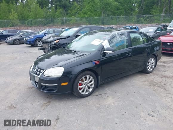 ✅ 2010 Volkswagen Jetta Limited Edition • VIN: 3VWRZ7AJXAM161335 • Lot: 42326387. Listed on IAAI with 111,967 mi. Free auction sales archive from the USA and detailed vehicle history report at DreamBid. Image 2.