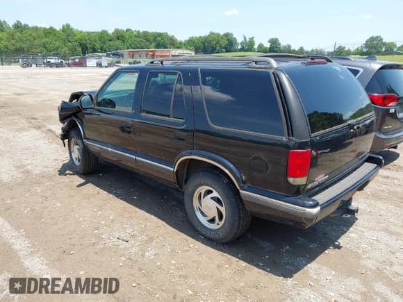 ✅ 1997 Chevrolet Blazer LS • VIN: 1GNDT13W0V2182560 • Лот: 42463604. Опубликован ранее на IAAI с пробегом 106 543 миль. Бесплатный доступ к архиву аукционных продаж из США и подробный отчёт об истории автомобиля на DreamBid. Изображение 3.