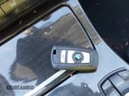 ✅ 2013 BMW 5 Series 528i xDrive • VIN: WBAXH5C57DD111829 • Lot: 43928316. Wystawiony na IAAI z przebiegiem 134 712 mil. Bezpłatny archiwum sprzedaży aukcyjnych z USA i szczegółowy raport historii pojazdu na DreamBid. Zdjęcie 11.