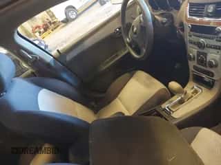 2010 Chevrolet Malibu 1LT z VIN 1G1ZC5EB2AF307280, wystawiony jako IAAI lot #43477502 z przebiegiem 79 349 mil mil oraz . Historia ofert i sprzedaży dostępna na DreamBid. Obrazek 5.