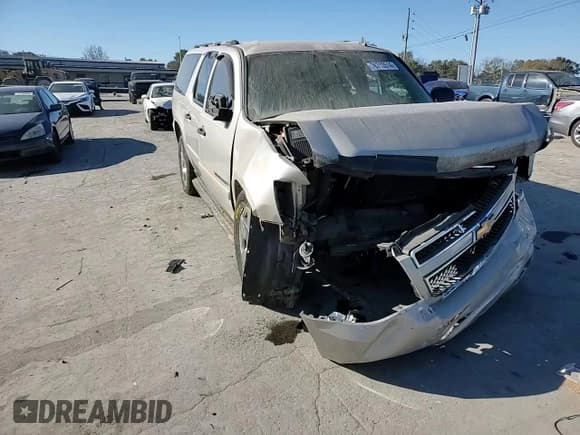 ✅ 2007 Chevrolet Suburban LS • VIN: 3GNFC16037G241031 • Lot: 76713514. Wystawiony na Copart z przebiegiem 232 549 mil. Bezpłatny archiwum sprzedaży aukcyjnych z USA i szczegółowy raport historii pojazdu na DreamBid. Zdjęcie 12.