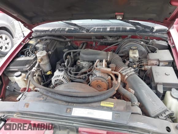 ✅ 2000 GMC Jimmy Diamond Edition Luxury • VIN: 1GKDT13W7Y2241640 • Lot: 42196666. Wystawiony na IAAI z przebiegiem 199 638 mil. Bezpłatny archiwum sprzedaży aukcyjnych z USA i szczegółowy raport historii pojazdu na DreamBid. Zdjęcie 10.