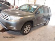 ✅ 2011 Toyota Highlander • VIN: 5TDBK3EH7BS085972 • Lot: 43146196. Listed on IAAI with 256,459 mi. Free auction sales archive from the USA and detailed vehicle history report at DreamBid. Image 2.