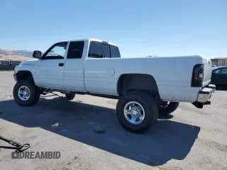 ✅ 1996 Dodge 1500 • VIN: 3B7HF13Z5TM129127 • Лот: 71320904. Опубликован ранее на Copart с пробегом 177 066 миль. Бесплатный доступ к архиву аукционных продаж из США и подробный отчёт об истории автомобиля на DreamBid. Изображение 2.