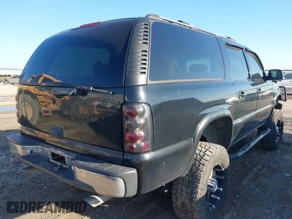 ✅ 2001 Chevrolet Suburban LS • VIN: 3GNEC16T61G284128 • Лот: 41102555. Опубликован ранее на IAAI с пробегом 198 323 миль. Бесплатный доступ к архиву аукционных продаж из США и подробный отчёт об истории автомобиля на DreamBid. Изображение 4.