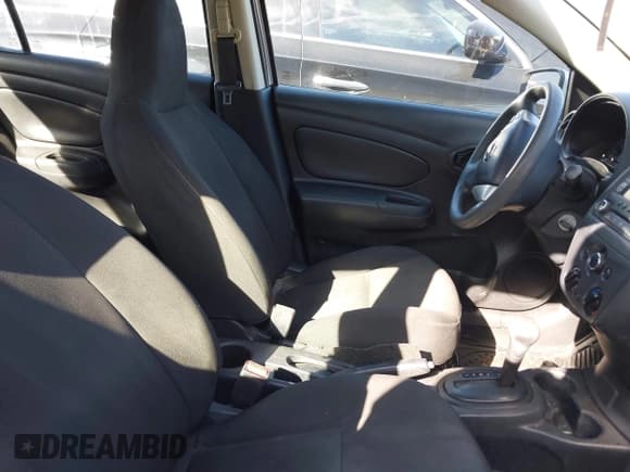 ✅ 2017 Nissan Versa S • VIN: 3N1CN7AP5HL869780 • Лот: 43361897. Опубликован ранее на IAAI с пробегом 99 824 миль. Бесплатный доступ к архиву аукционных продаж из США и подробный отчёт об истории автомобиля на DreamBid. Изображение 5.