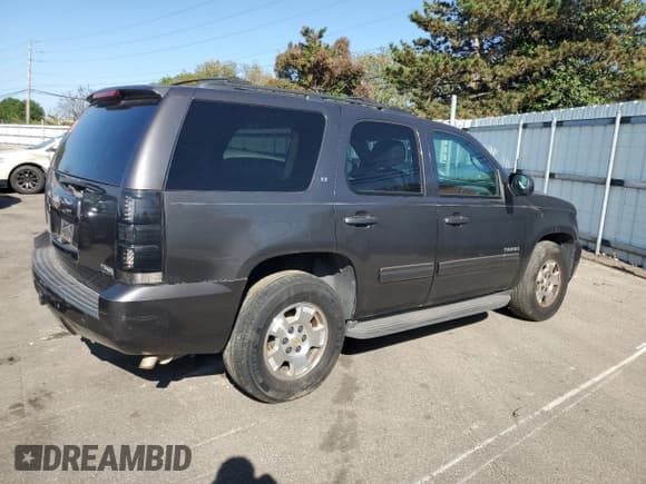 ✅ 2010 Chevrolet Tahoe LT • VIN: 1GNMCBE34AR169983 • Lot: 81857125. Wystawiony na Copart z przebiegiem 197 751 mil. Bezpłatny archiwum sprzedaży aukcyjnych z USA i szczegółowy raport historii pojazdu na DreamBid. Zdjęcie 3.