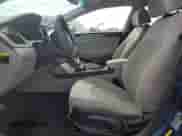 2017 Hyundai Sonata SE z VIN 5NPE24AF5HH444080, wystawiony jako Copart lot #90926655 z przebiegiem 71 941 mil mil oraz Szkoda całkowita • Salvage title. Historia ofert i sprzedaży dostępna na DreamBid. Obrazek 7.