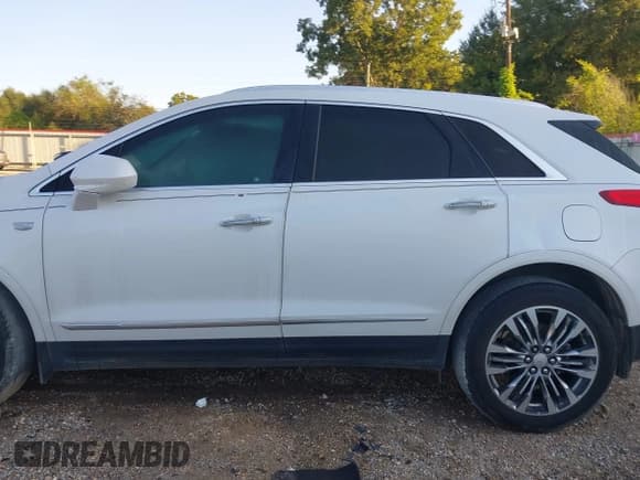 ✅ 2017 Cadillac XT5 Premium Luxury FWD • VIN: 1GYKNCRS4HZ109613 • Lot: 43300863. Listed on IAAI with 132,222 mi. Free auction sales archive from the USA and detailed vehicle history report at DreamBid. Image 14.