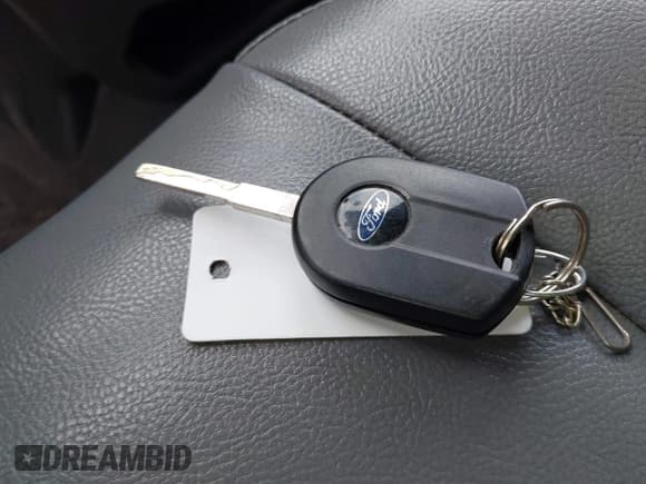 ✅ 2019 Ford Transit • VIN: 1FTYE2CM7KKB76498 • Лот: 41969392. Опубликован ранее на IAAI с пробегом 180 444 миль. Бесплатный доступ к архиву аукционных продаж из США и подробный отчёт об истории автомобиля на DreamBid. Изображение 11.