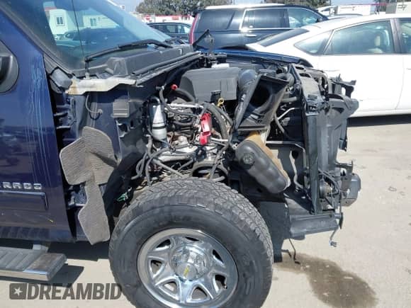 2010 Chevrolet Silverado 1500 LT z VIN 3GCRCSEA8AG254029, wystawiony jako IAAI lot #42103177 z przebiegiem 140 137 mil mil oraz . Historia ofert i sprzedaży dostępna na DreamBid. Obrazek 18.