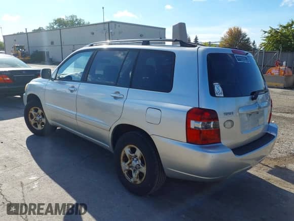 2006 Toyota Highlander с VIN JTEGD21A160144666, выставлен на аукционе IAAI как лот 43137221 с пробегом 174 889 миль миль и . История ставок и продаж доступна на DreamBid. Изображение 3.