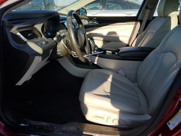 ✅ 2019 Buick LaCrosse Preferred • VIN: 1G4ZN5SSXKU101316 • Lot: 84467144. Wystawiony na Copart z przebiegiem 31 798 mil. Bezpłatny archiwum sprzedaży aukcyjnych z USA i szczegółowy raport historii pojazdu na DreamBid. Zdjęcie 7.